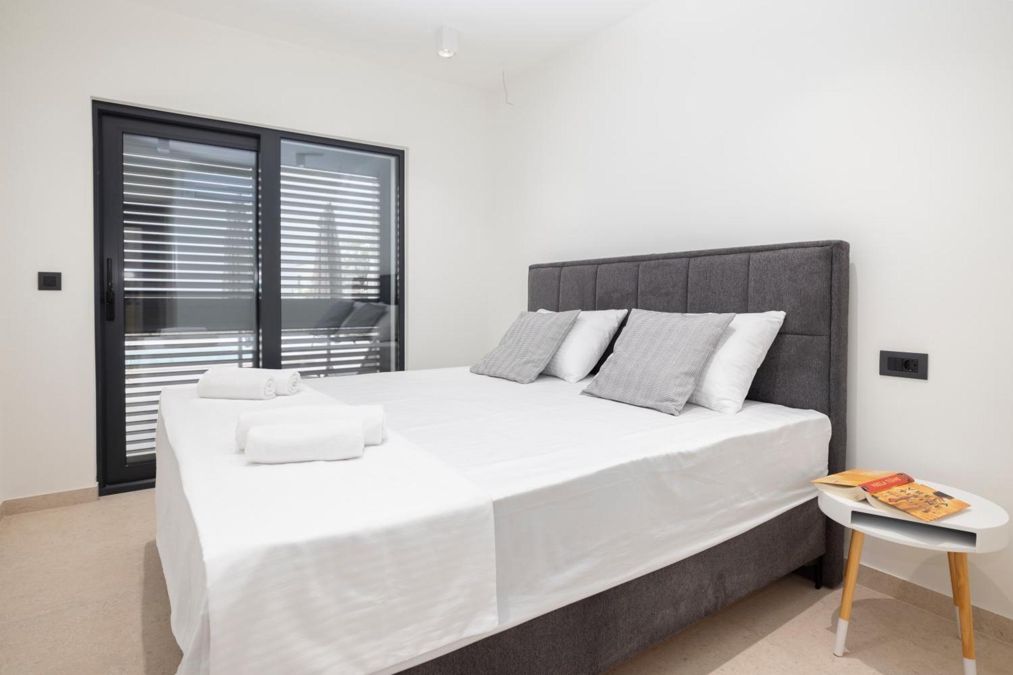 Silva Maris Apartments Makarska Exterior photo
